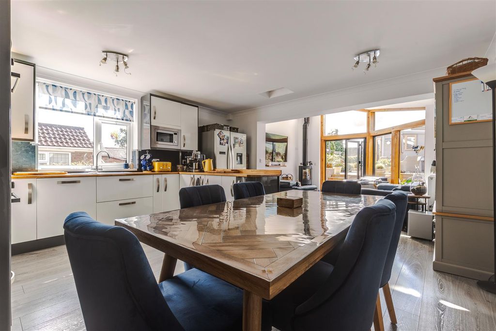 Property photo 3 of 19 Kitchen Diner