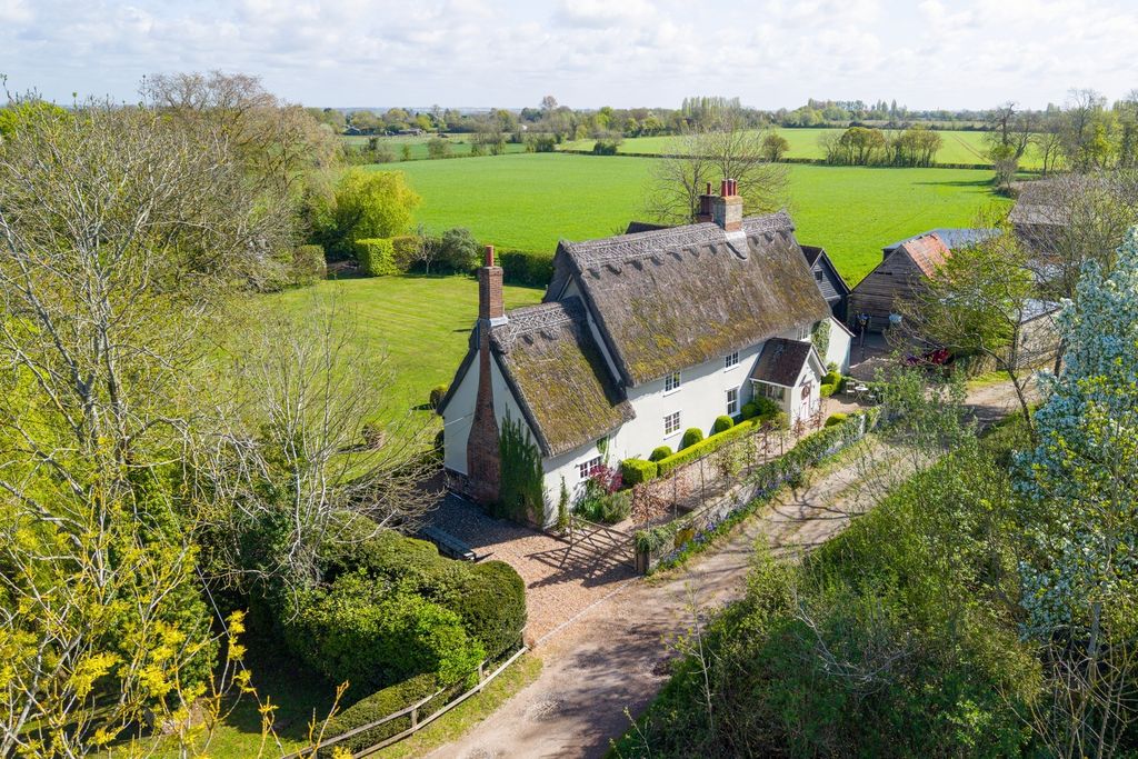Property photo 2 of 37 Wm_Nine Elms Farmhouse - 85
