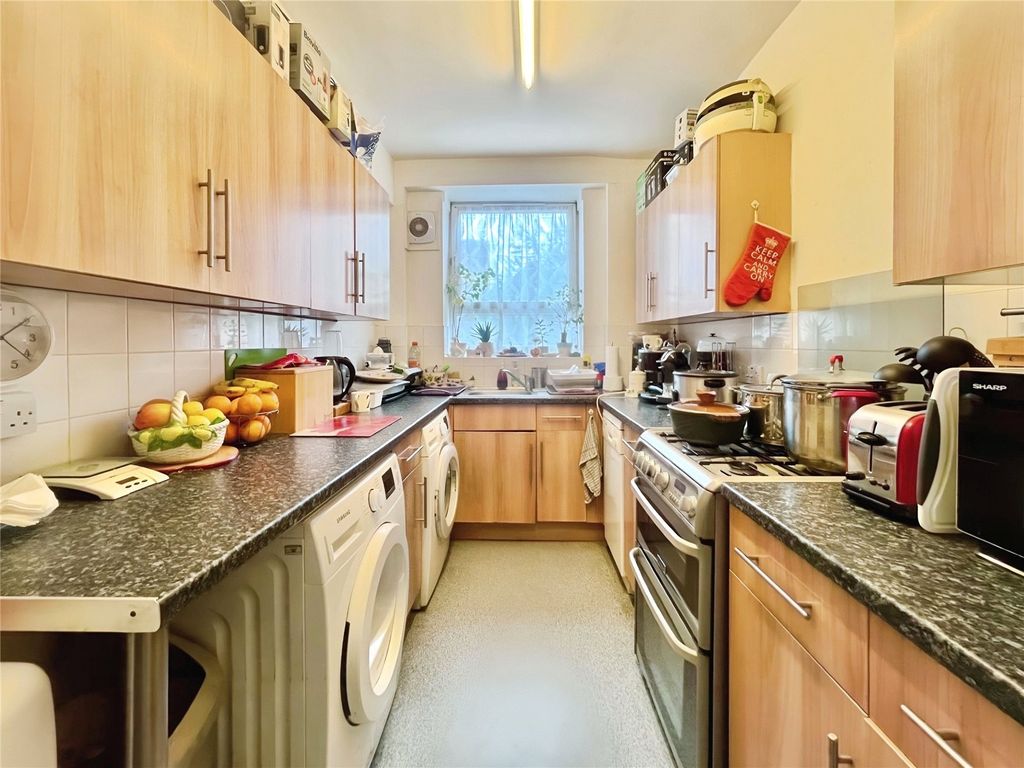 Property photo 3 of 9 Kitchen