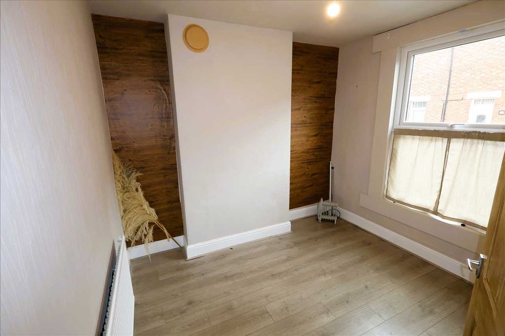 Property photo 2 of 15 Lounge