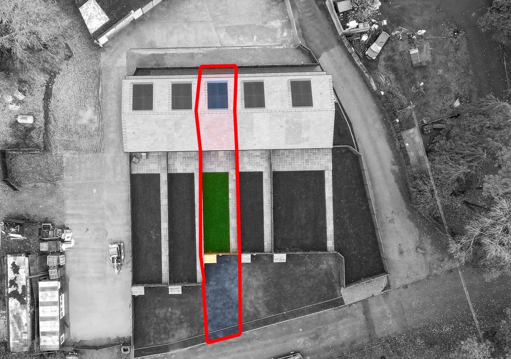 Property photo 1 of 3