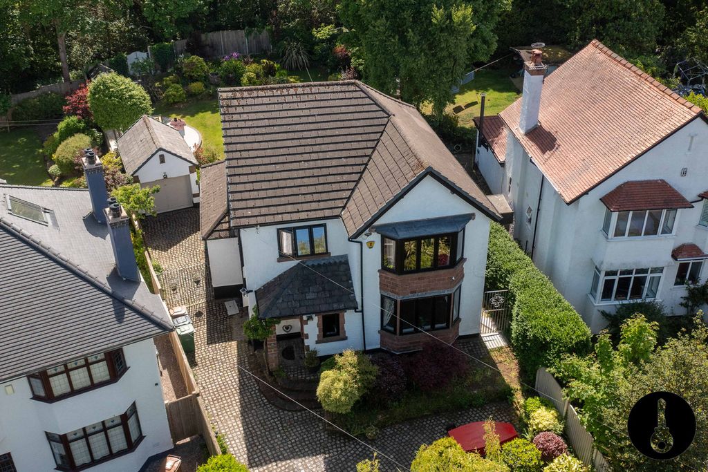Property photo 2 of 46