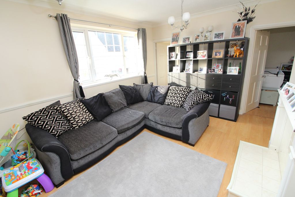 Property photo 1 of 5