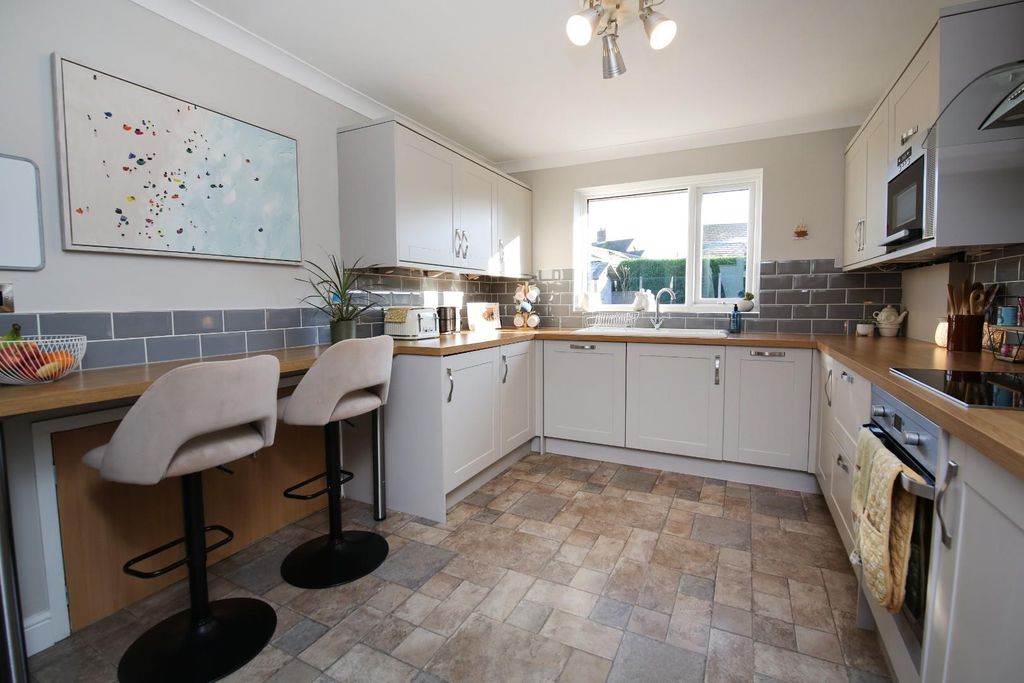 Property photo 2 of 36 Kitchen