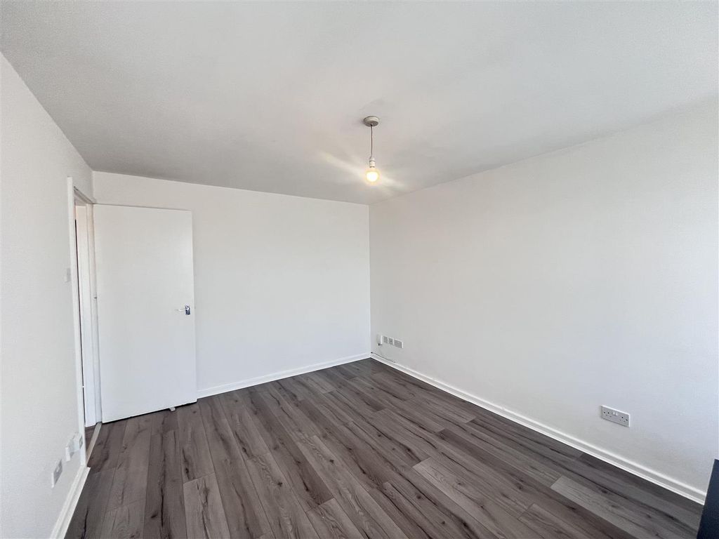 Property photo 3 of 9 Img_1670.Jpg