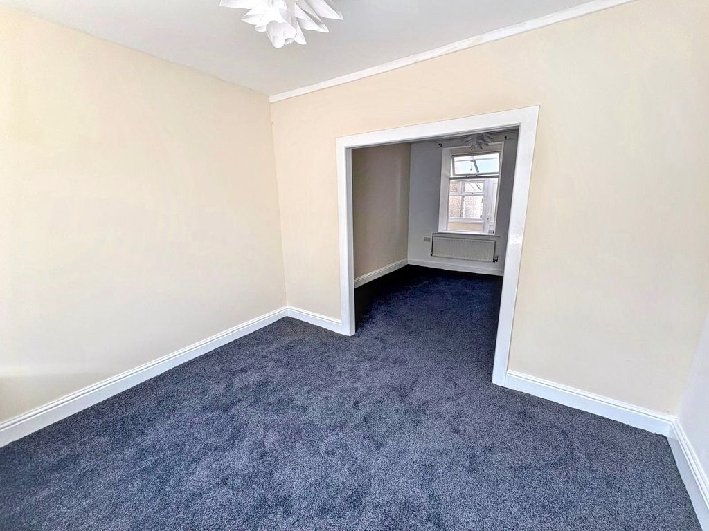 Property photo 2 of 15 Lounge