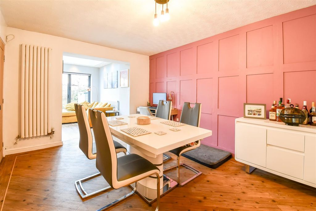 Property photo 3 of 28 Dining Room