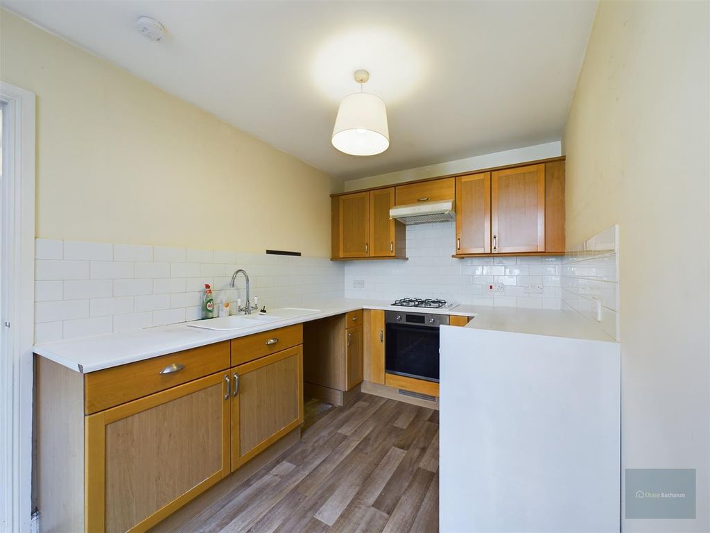 Property photo 3 of 11 Cam02563G0-Pr0056-St