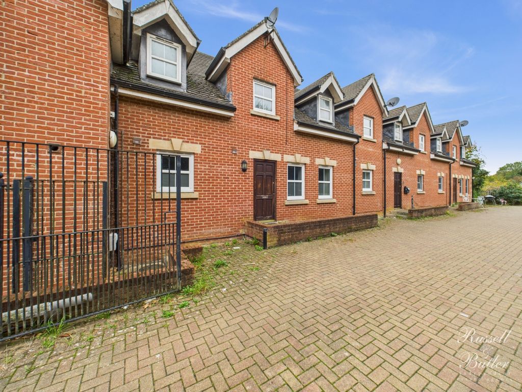 Property photo 1 of 13 Cam02127G0-Pr0355-Still015