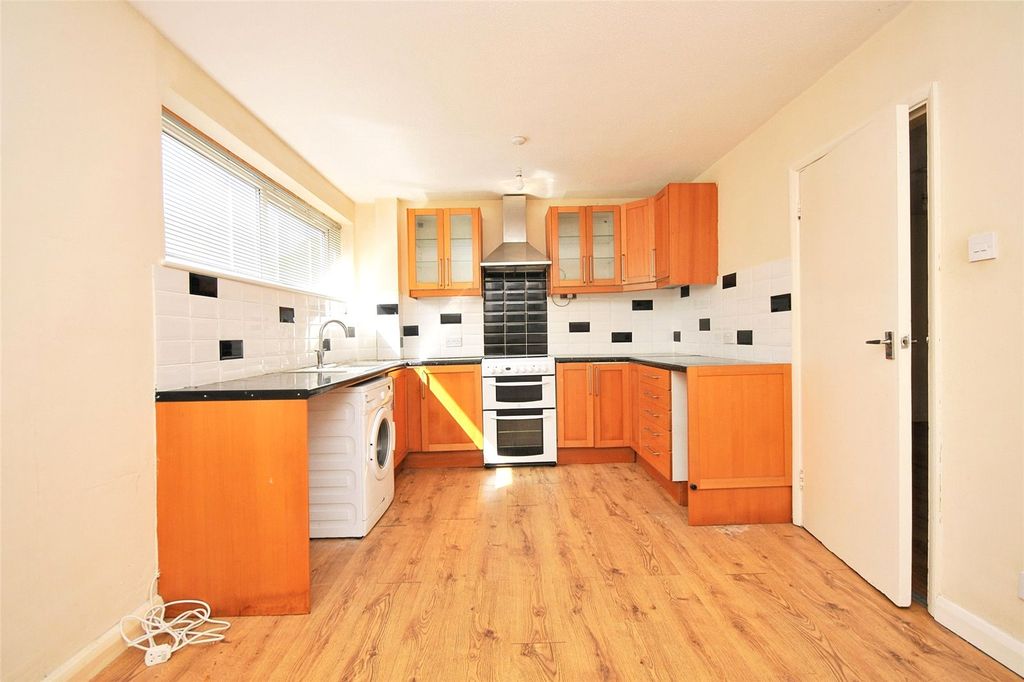 Property photo 3 of 13 Kitchen