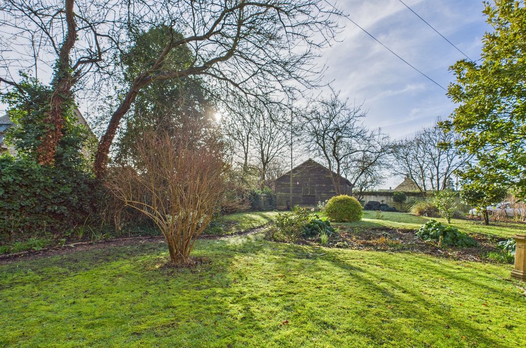 Property photo 3 of 19 Cam02545G0-Pr0555-Still004