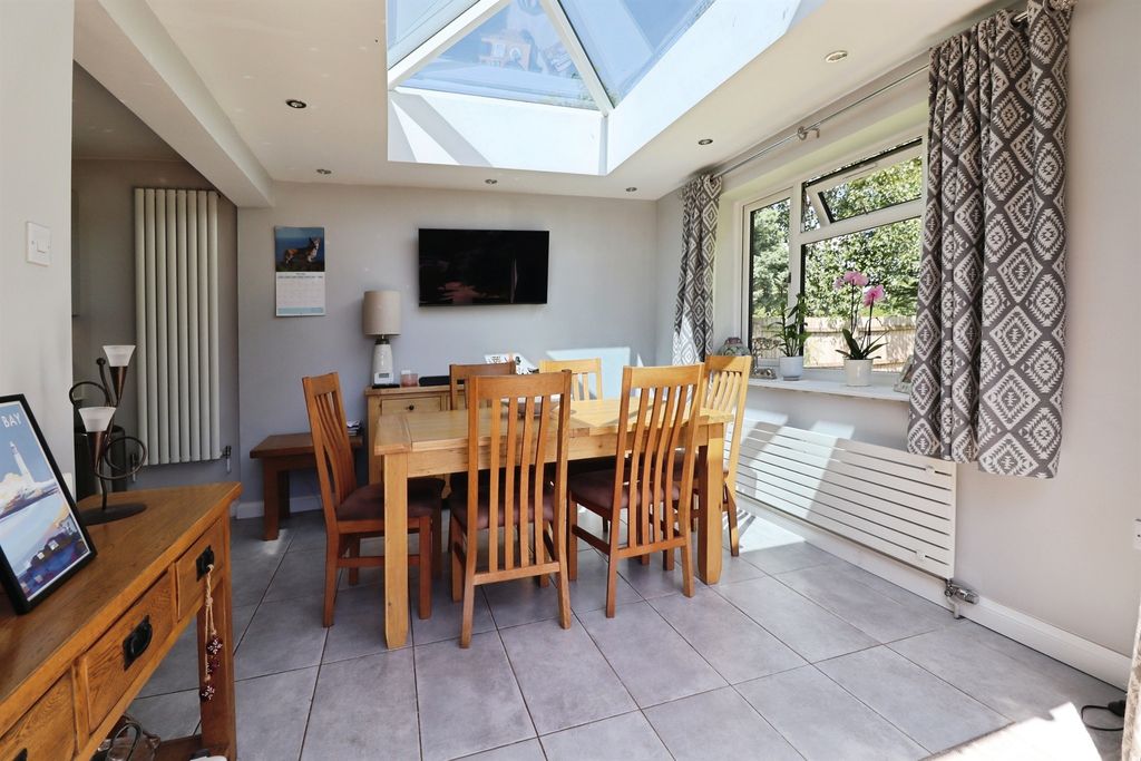 Property photo 3 of 35