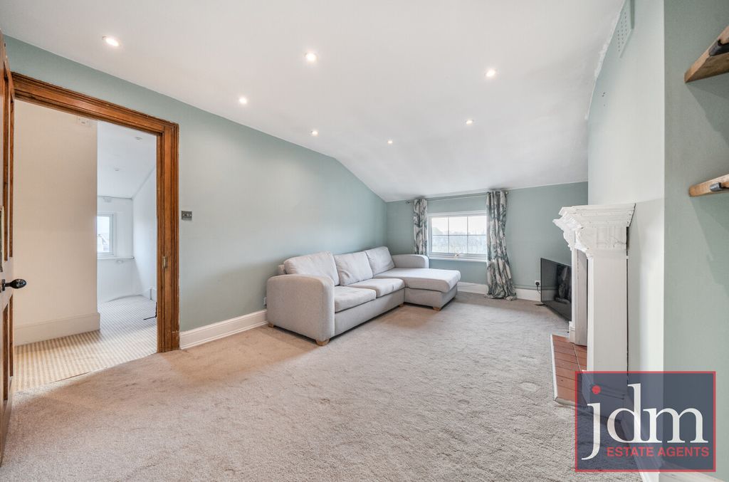 Property photo 2 of 10 B9578772-9Fed-48E...