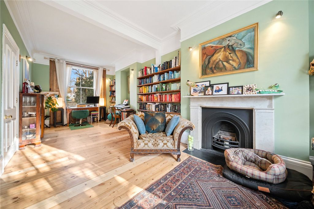 Property photo 3 of 16 Reception