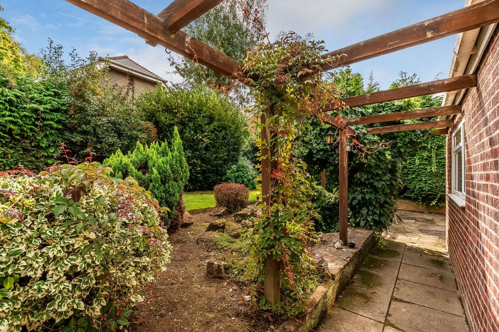 Property photo 3 of 33