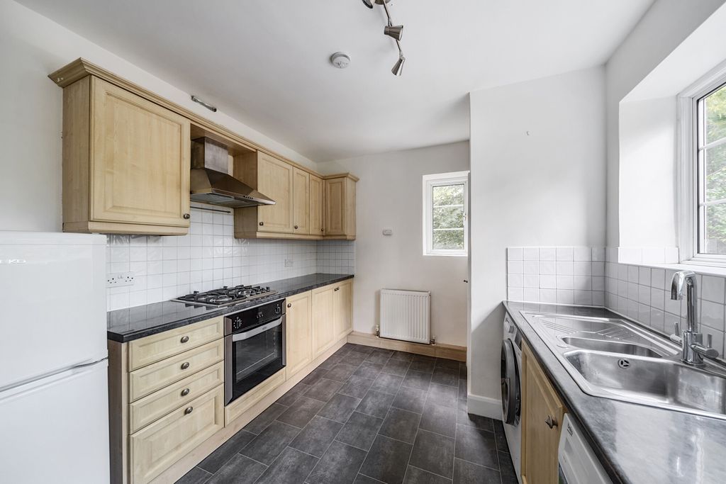 Property photo 1 of 20 1354882-17-68c804...