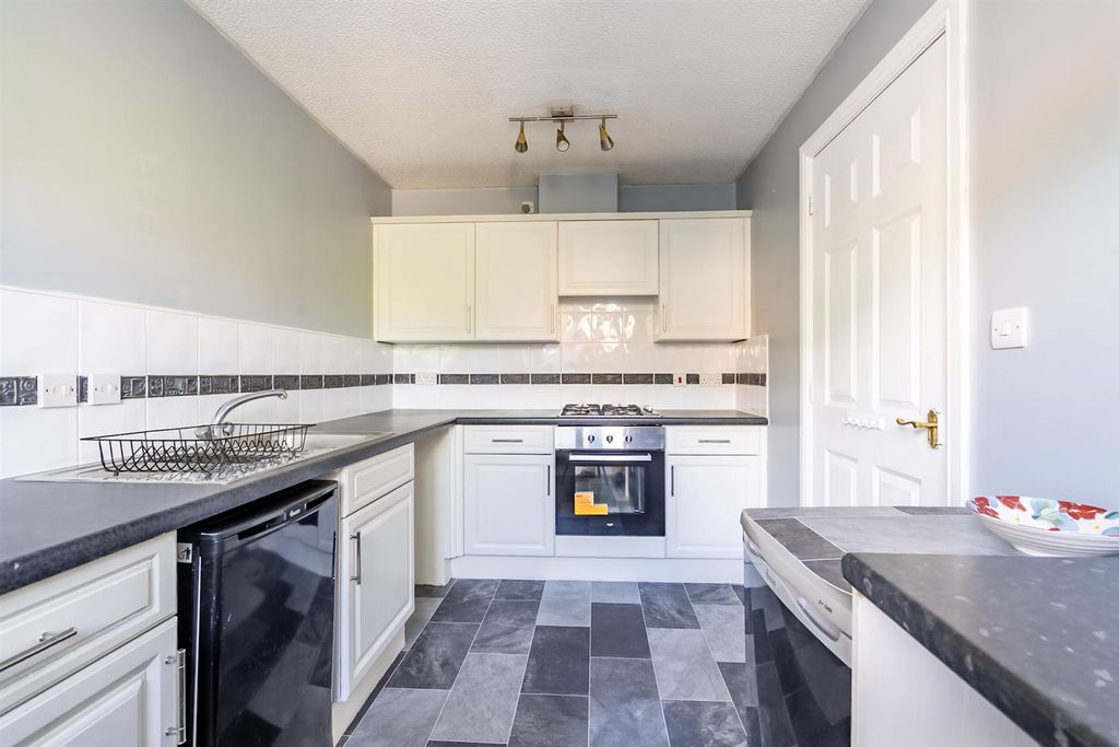 Property photo 2 of 11 Kitchen