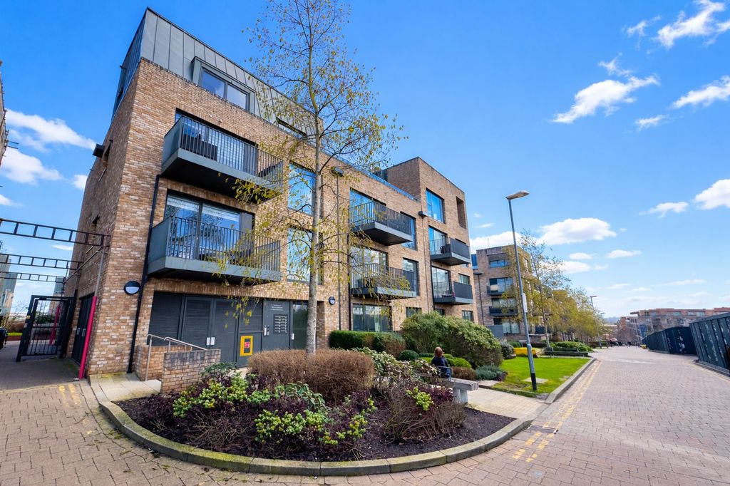 Property photo 1 of 13 Exterior