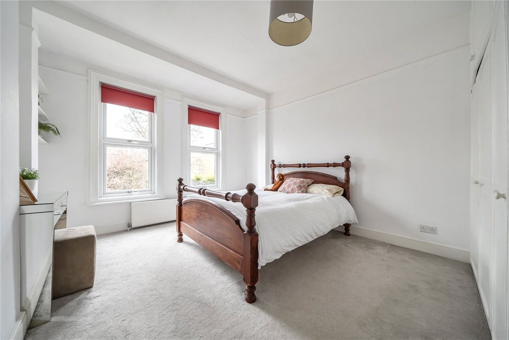 Property photo 3 of 19 Picture No. 02