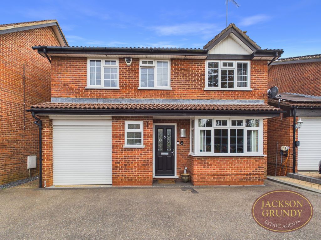 Property photo 1 of 18 Knighton Close