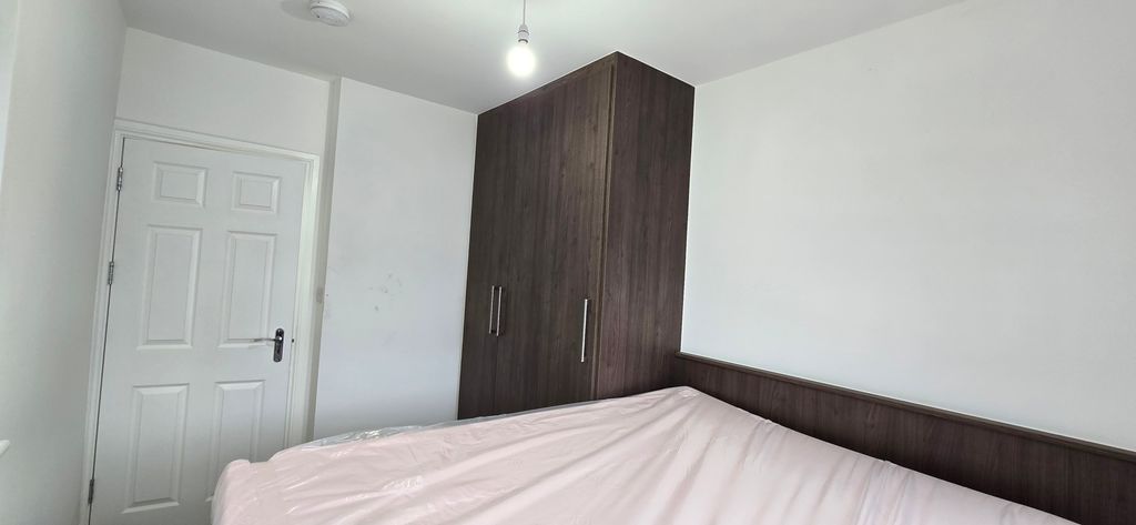 Property photo 1 of 27