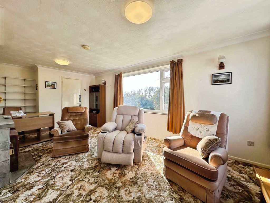 Property photo 3 of 25 4866393