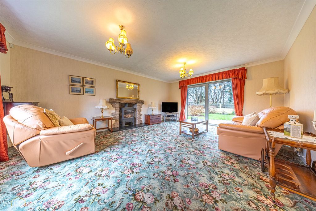 Property photo 3 of 33 Picture No. 01