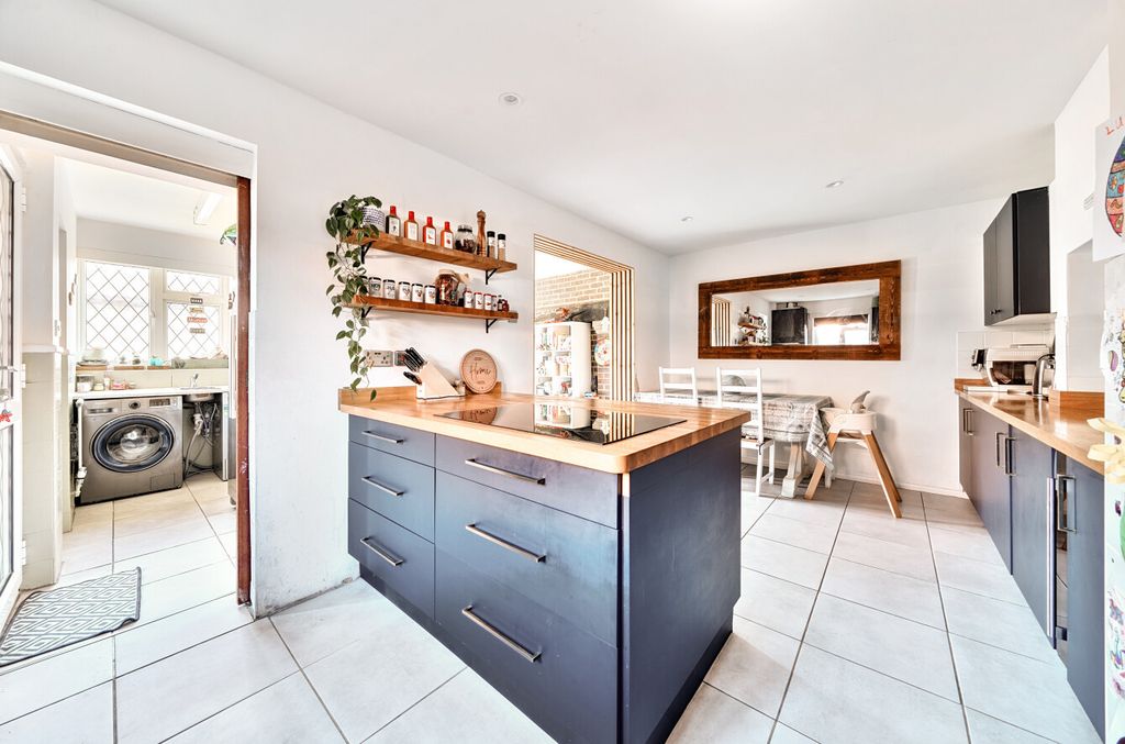 Property photo 3 of 24 Picture 3