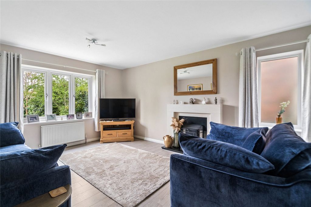 Property photo 3 of 16 Picture No. 10