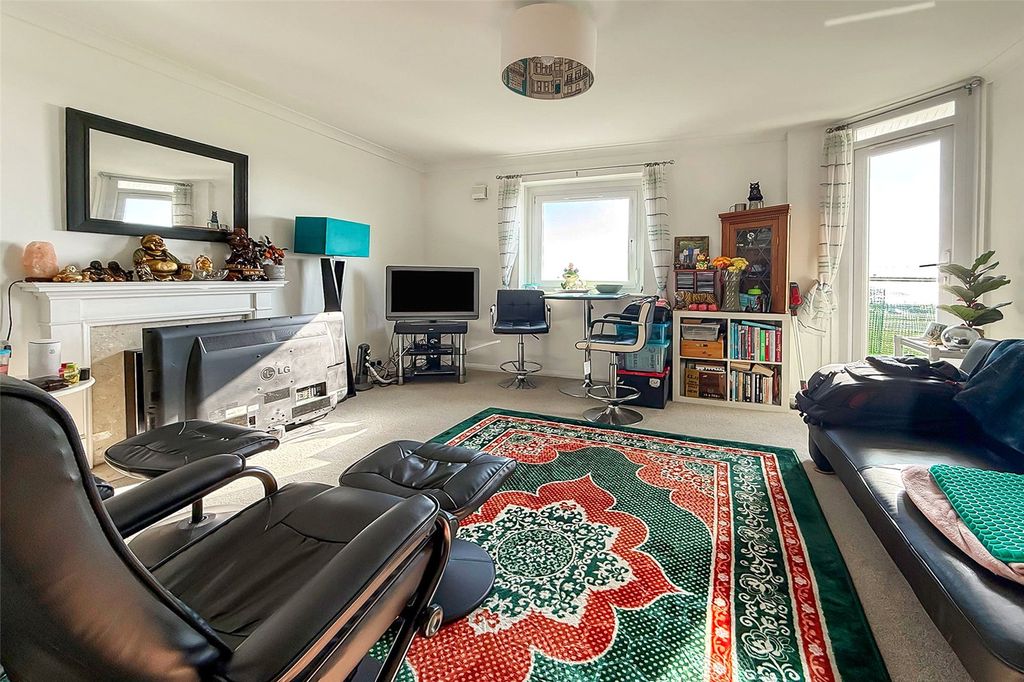 Property photo 2 of 8 Picture No. 04