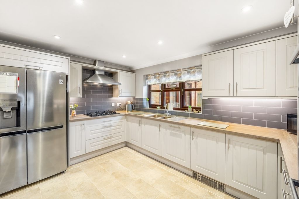 Property photo 3 of 29 1 Estella Way (Spalding)-18