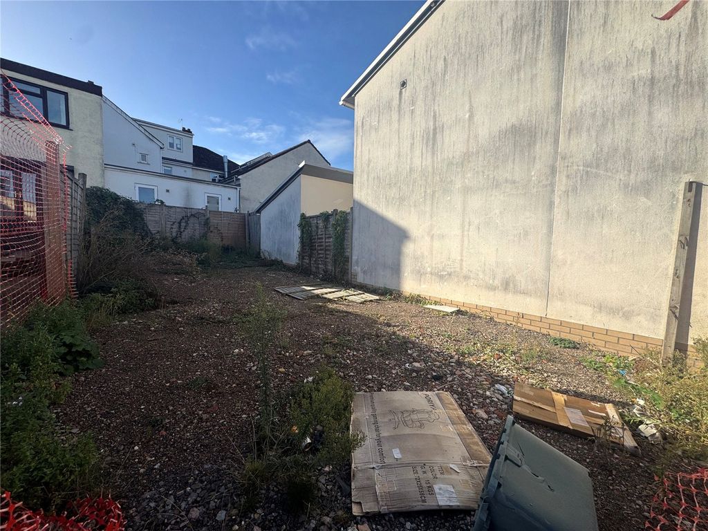 Property photo 3 of 4 Picture No. 04