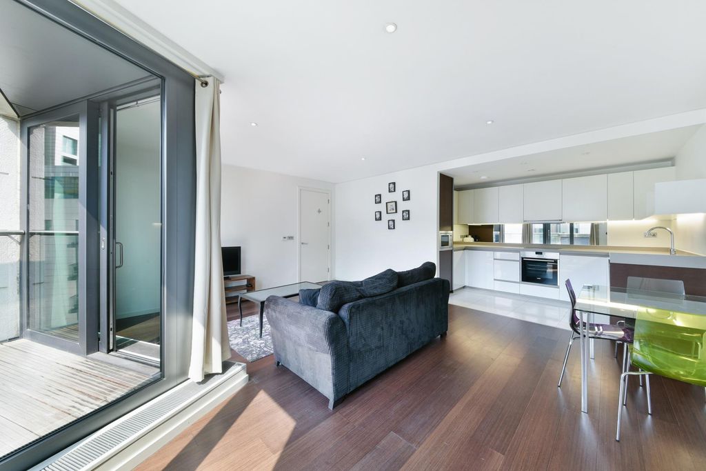 Property photo 2 of 11