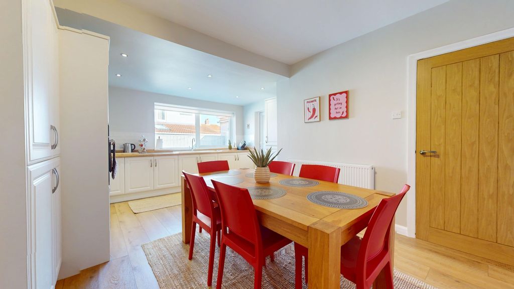 Property photo 3 of 24 5381358