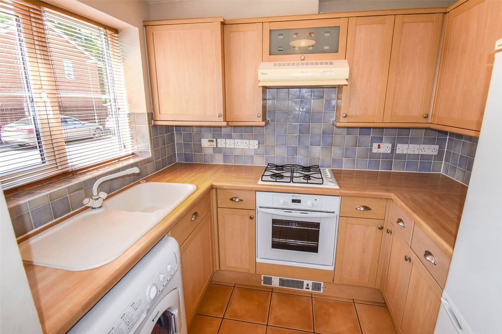 Property photo 2 of 6 Picture No. 11