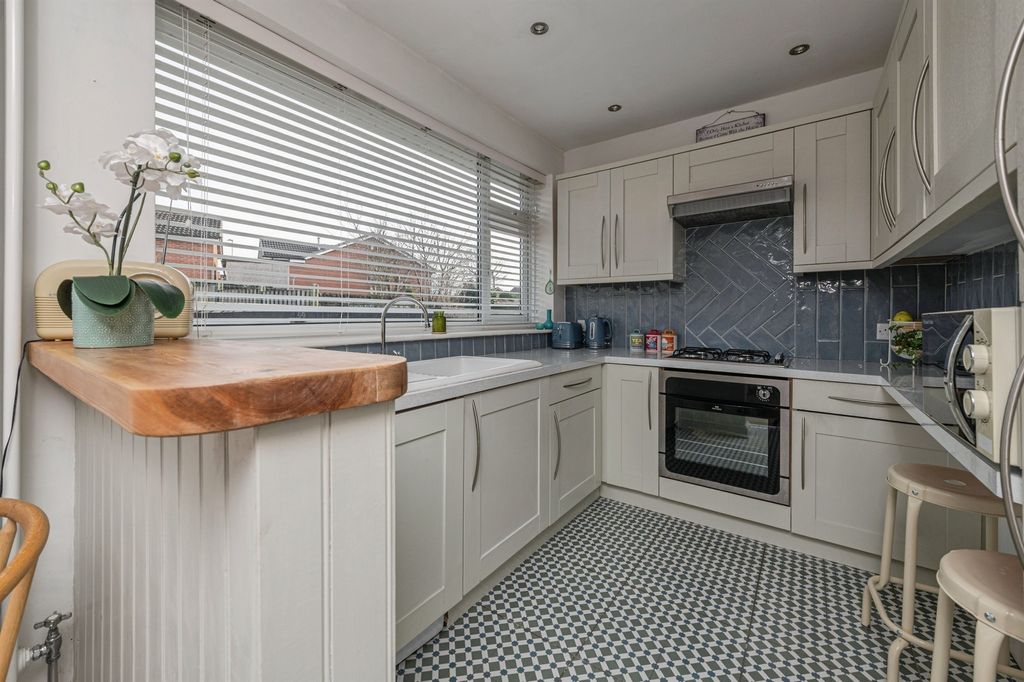 Property photo 2 of 19