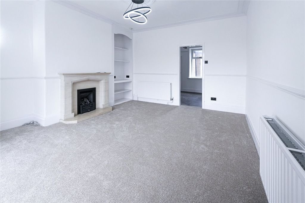 Property photo 2 of 19 Picture No. 28