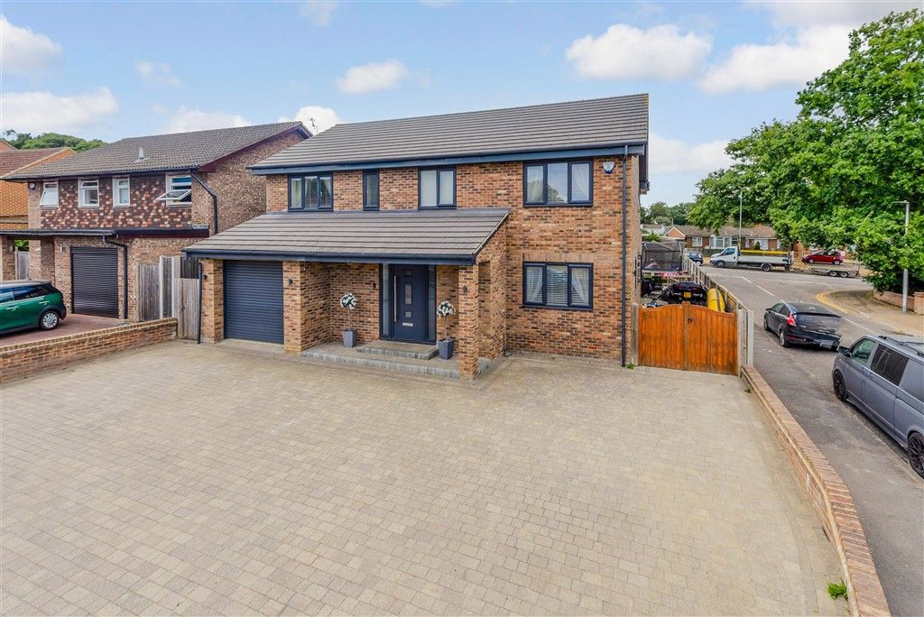 4 bed detached house for saleKirkdale Close, Lords Wood, Chatham, Kent ME5