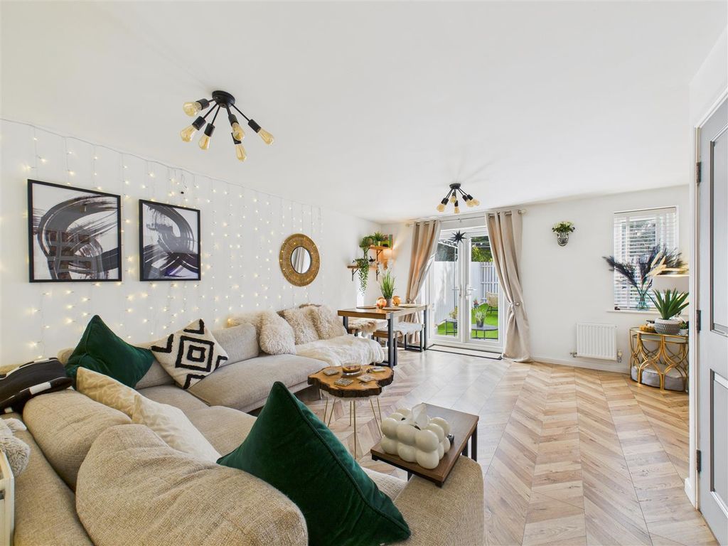 Property photo 2 of 19 Lounge/Diner