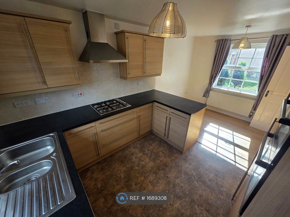 Property photo 3 of 28