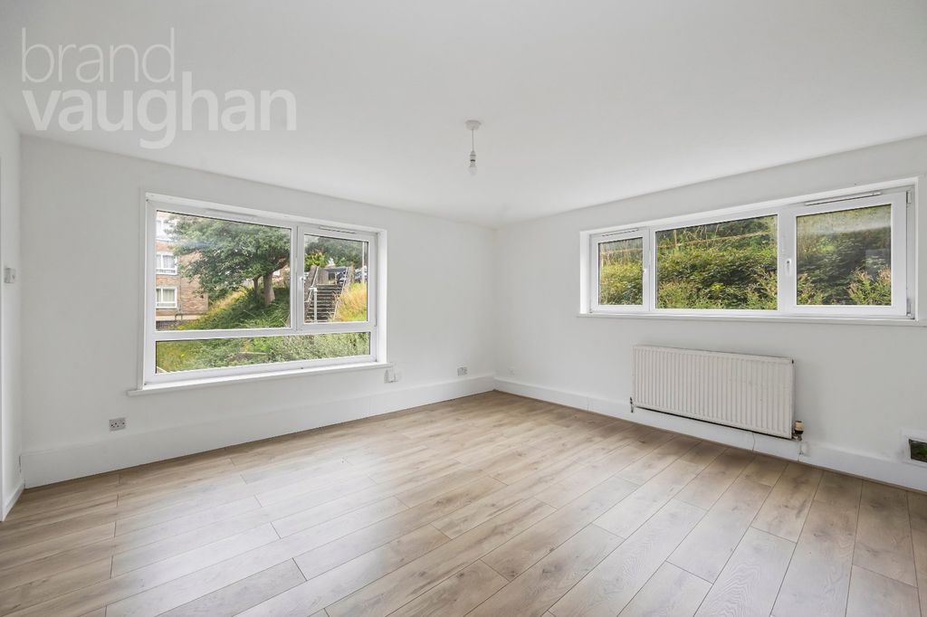 Property photo 2 of 18 Picture No. 09