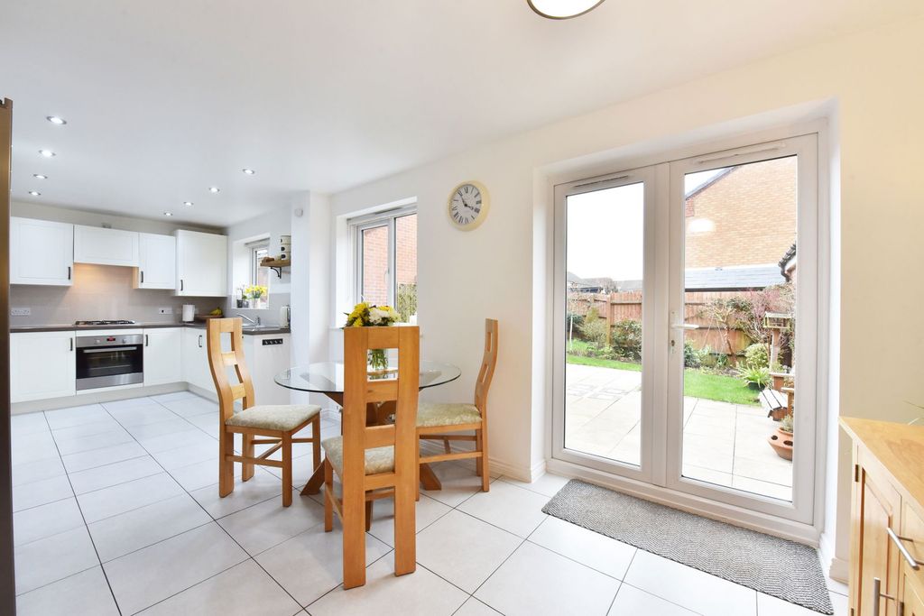 Property photo 2 of 21