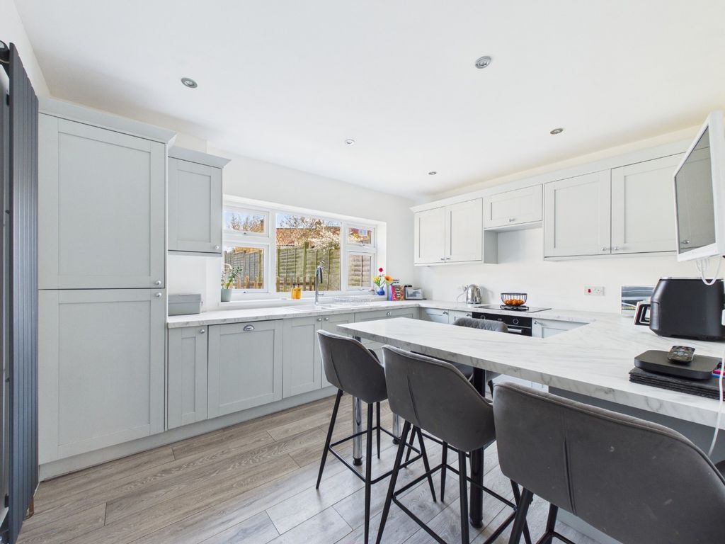 Property photo 3 of 13 5064677