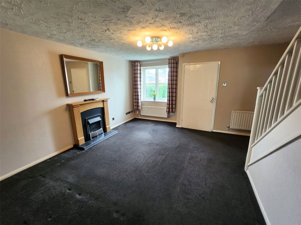 Property photo 2 of 15 Lounge