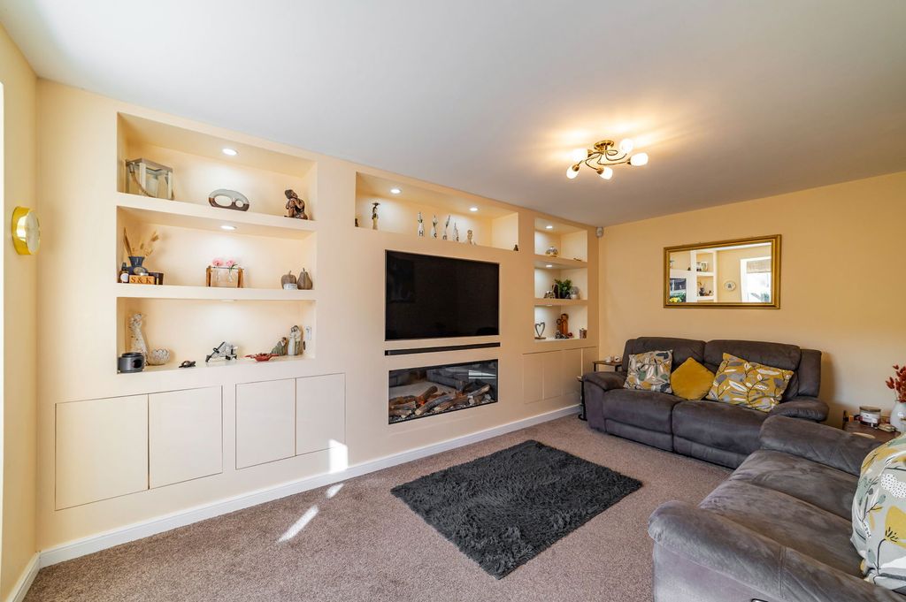 Property photo 3 of 22