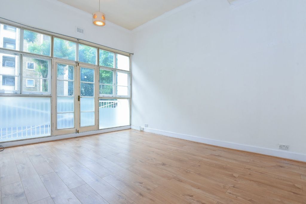 Property photo 1 of 6 Picture No. 08