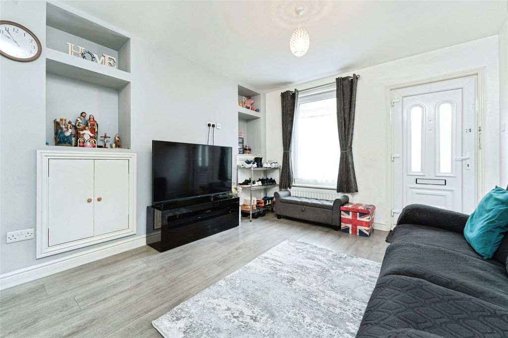 Property photo 3 of 16 Picture No. 03