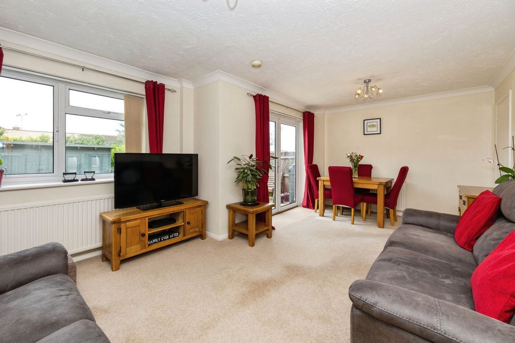 Property photo 2 of 26