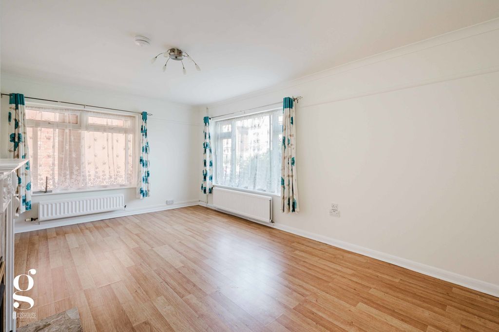 Property photo 3 of 25