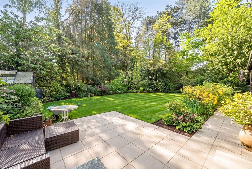 Property photo 2 of 15 Patio - 1 v2.Jpg